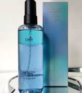 Заказать онлайн Lador Кератиновый мист для укрепления и защиты волос 130мл Keratin Layered Oil Mist в KoreaSecret