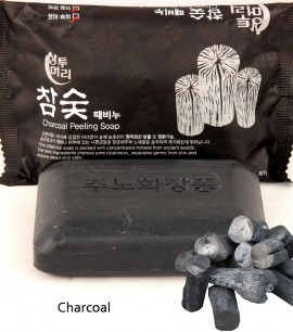 Заказать онлайн Juno Пилинг-мыло с древесным углем Verpia Charcoal Peeling в KoreaSecret