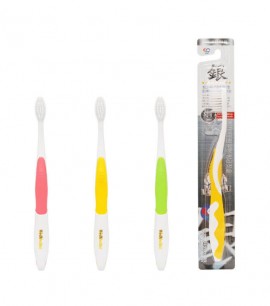 Заказать онлайн Зубная щетка детская 3+ с антибактериальным эффектом  Kids Toothbrush в KoreaSecret